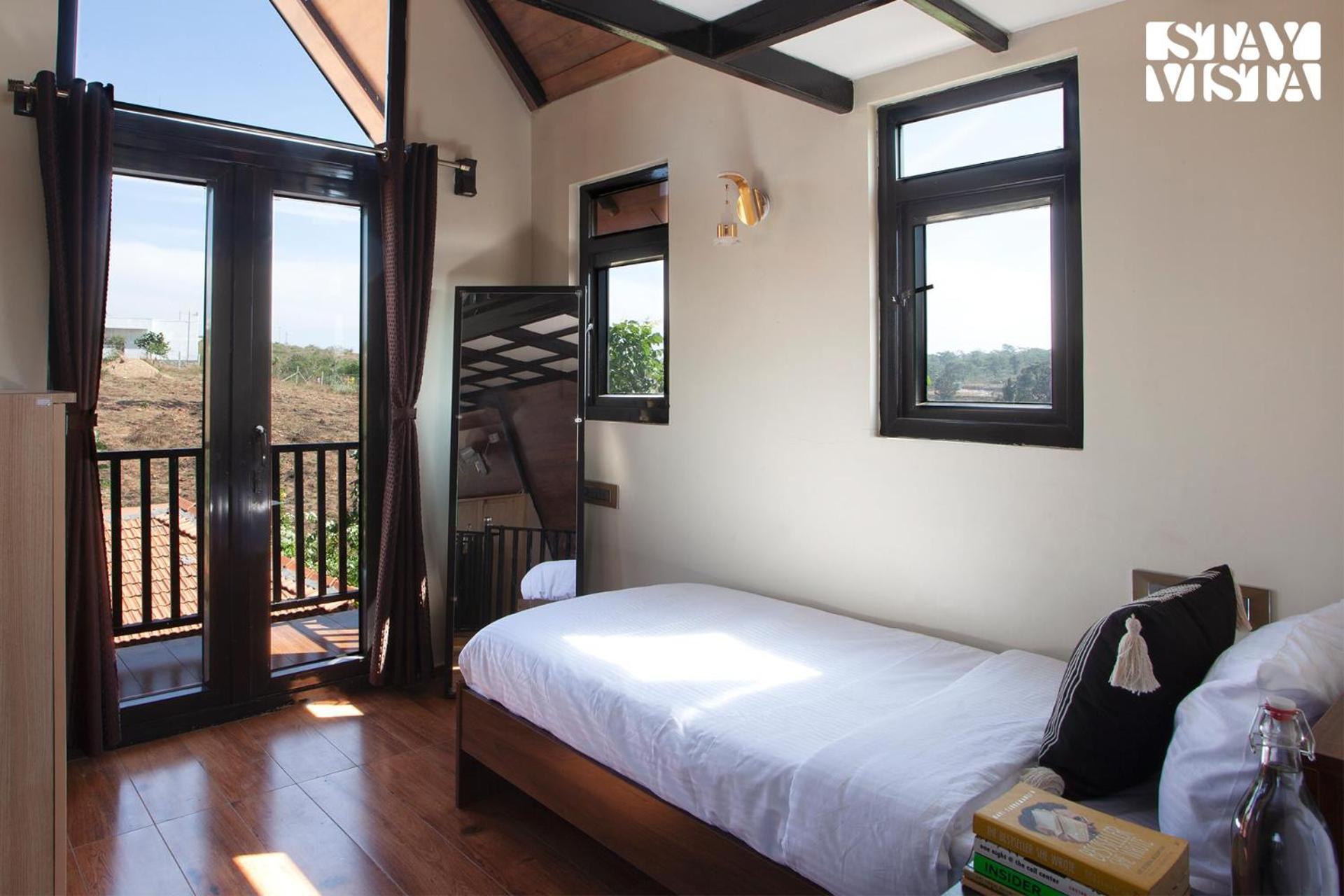 Stayvista At Hillside Harmony Pvt Pool & Free Breakfast Bangalore Buitenkant foto